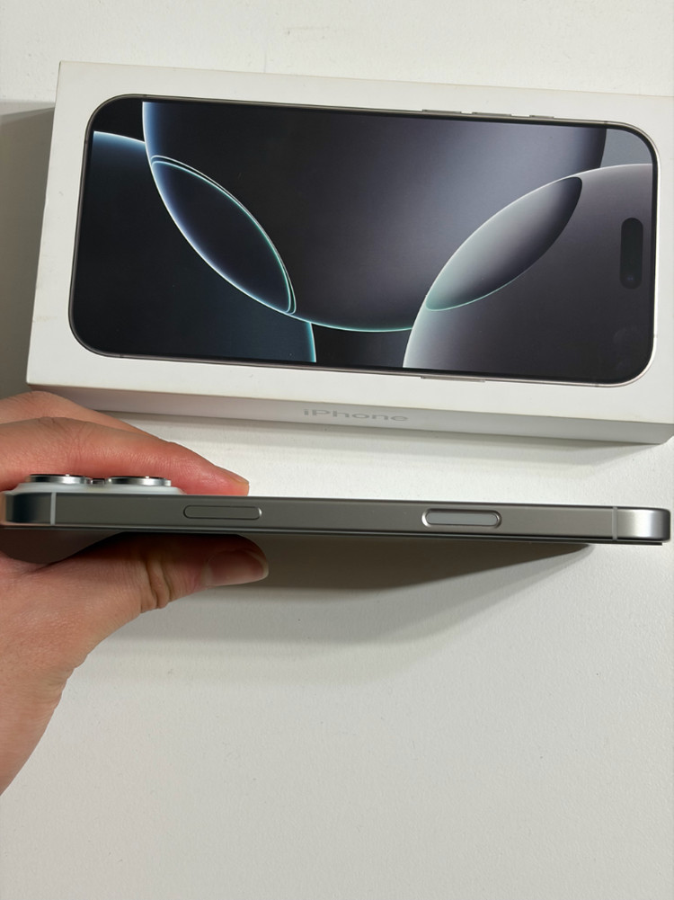 아이폰16프로맥스 256기가 풀박스 판매합니다--5
