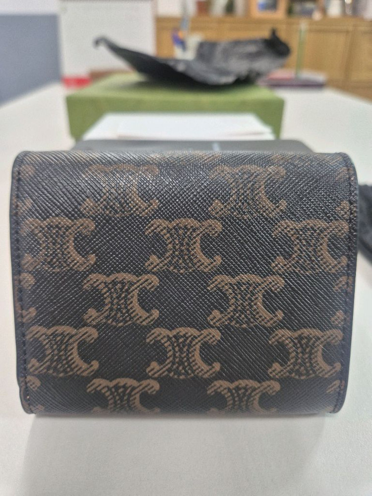 셀린느 트리옹프 반지갑 이미지