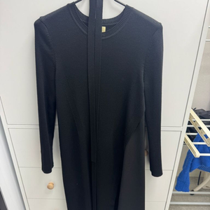 유메르 블랙 원피스