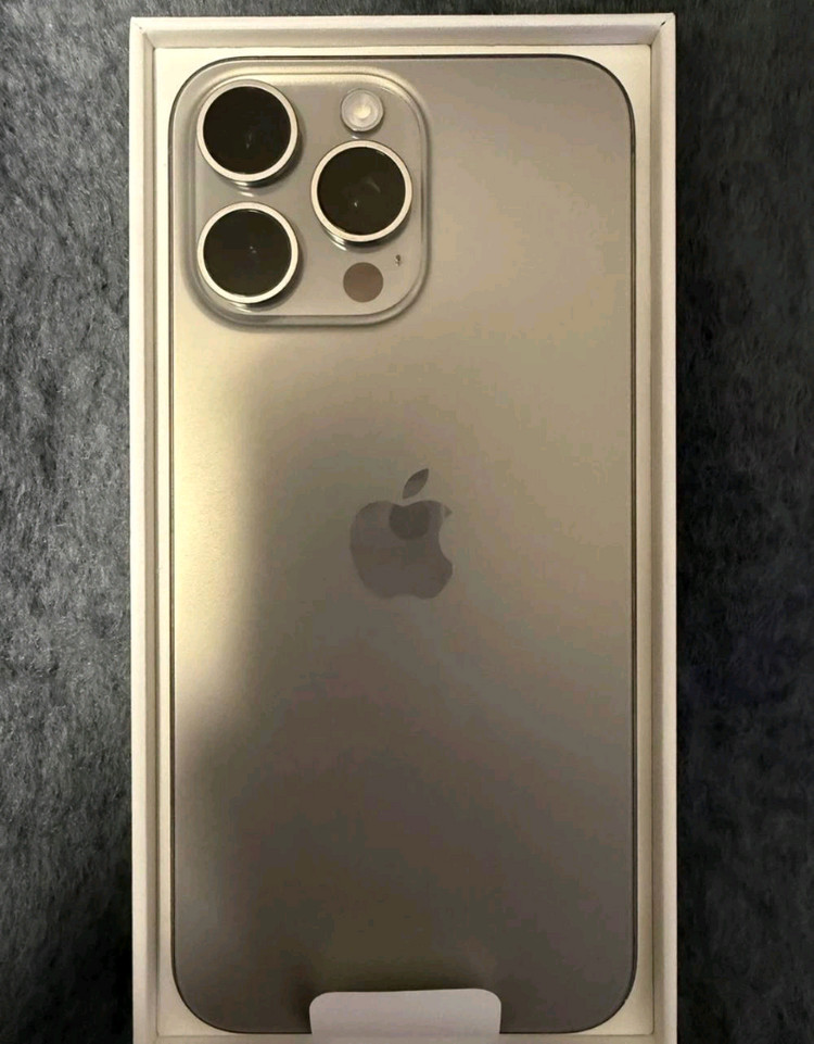 아이폰 15 Pro Max 256GB (애플 리퍼 새제품)--1