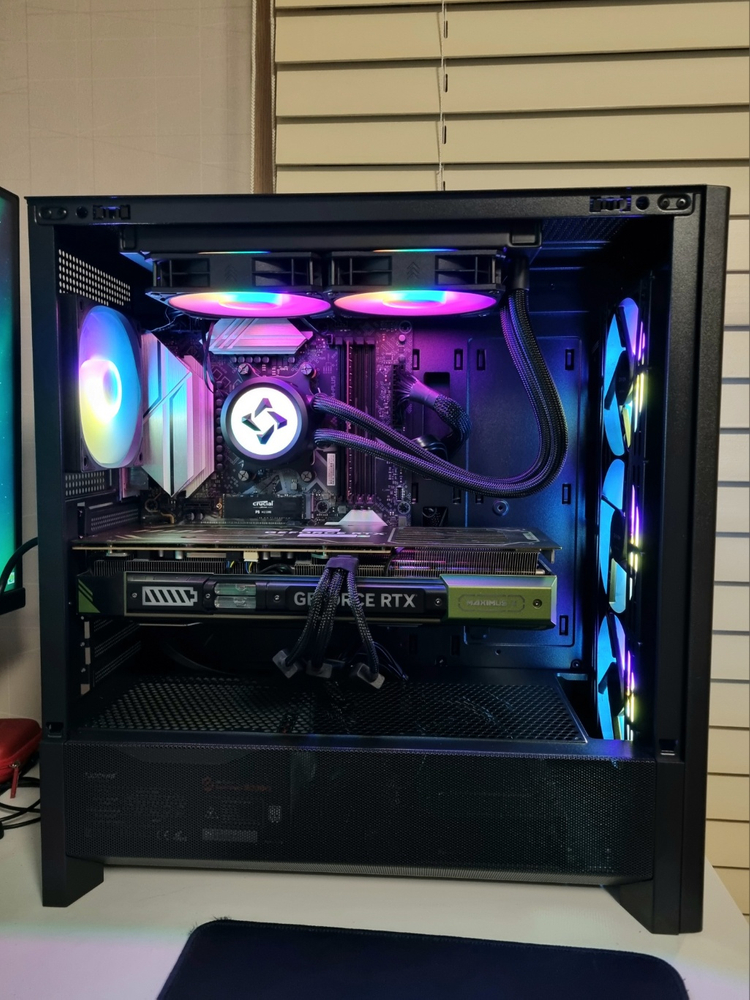 7800X3D 4080 Super 2TB 32GB 본체 이미지