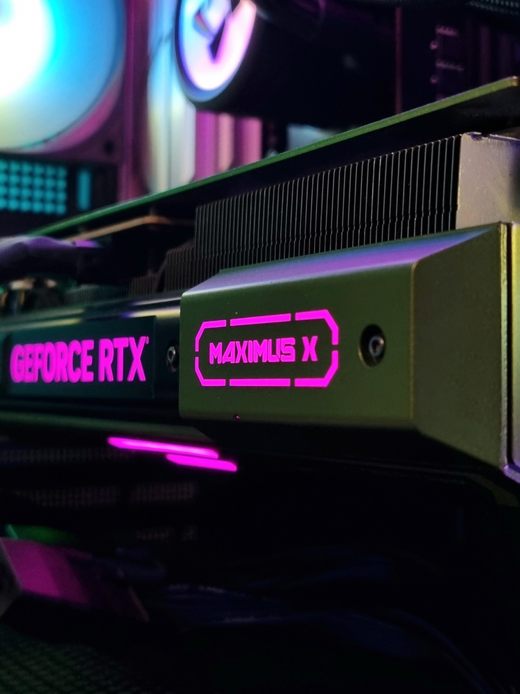 7800X3D 4080 Super 2TB 32GB 본체 이미지