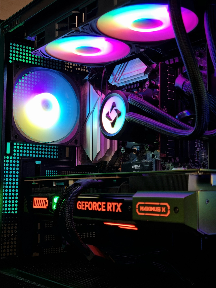 7800X3D 4080 Super 2TB 32GB 본체 이미지