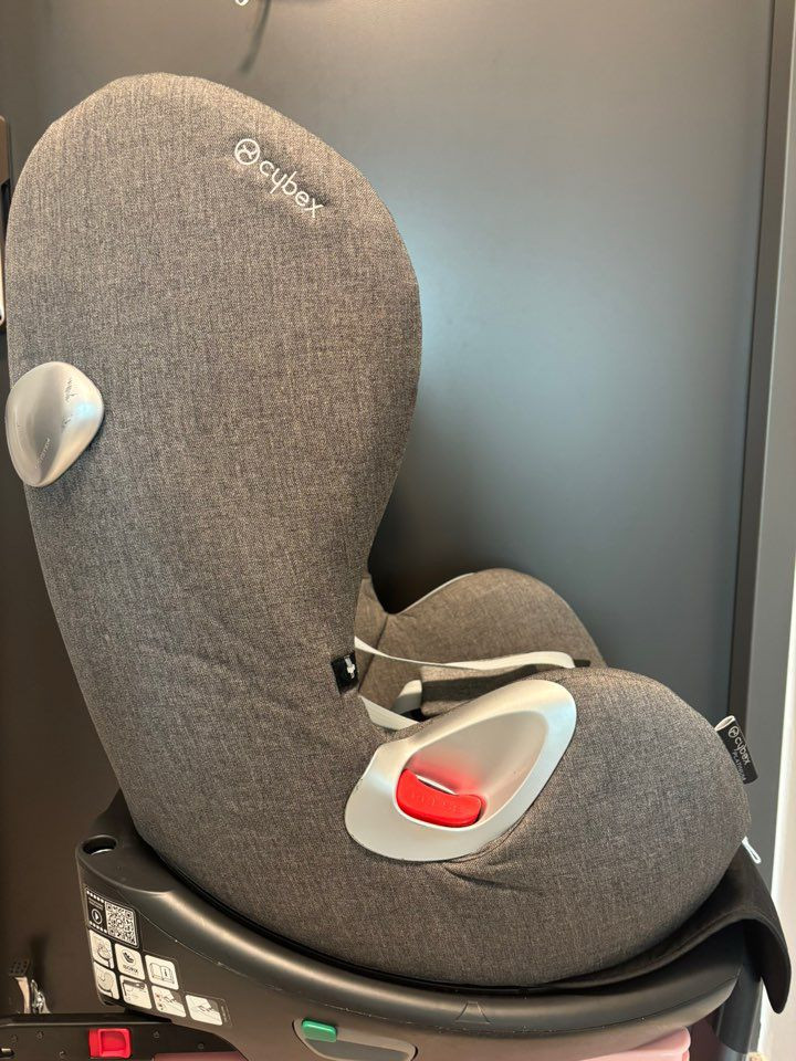 싸이벡스 제로나 플러스 카시트 이미지