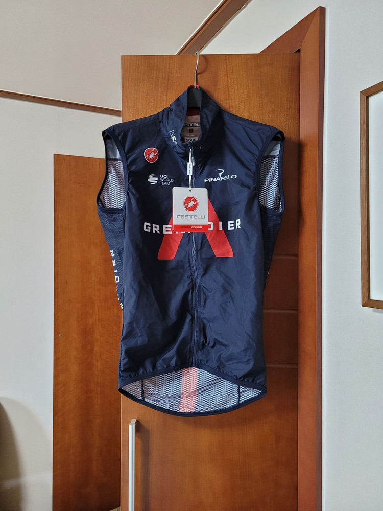 카스텔리 이네오스 그레내디어 프로 윈드 베스트 2종--4