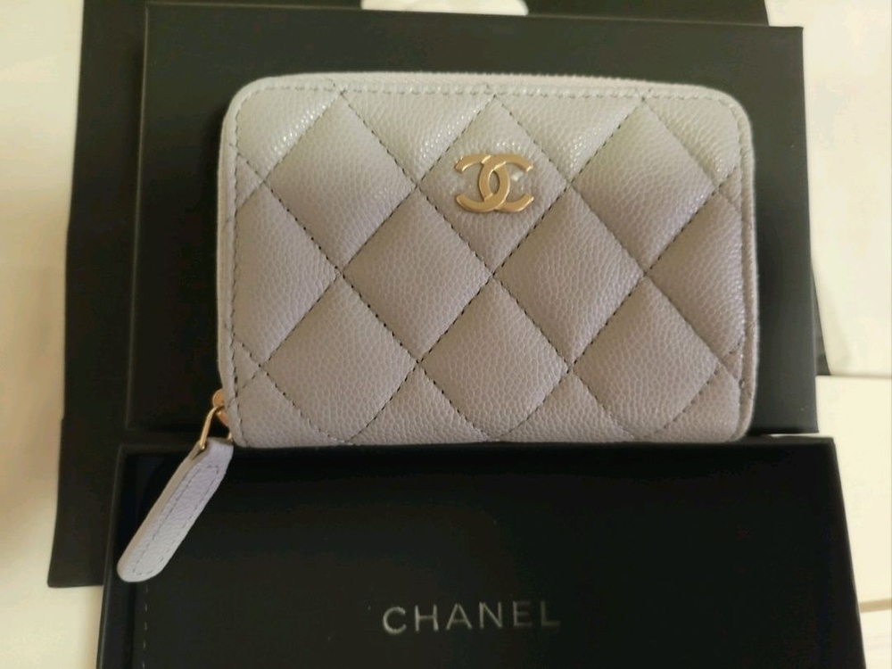 샤넬 지퍼돌이 카드지갑 라이트그레이 /골드 하드웨어 이미지