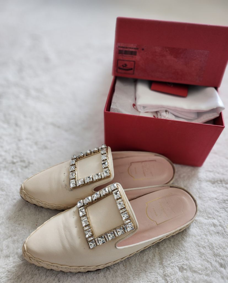 로저비비에 스트라스 블로퍼 이미지