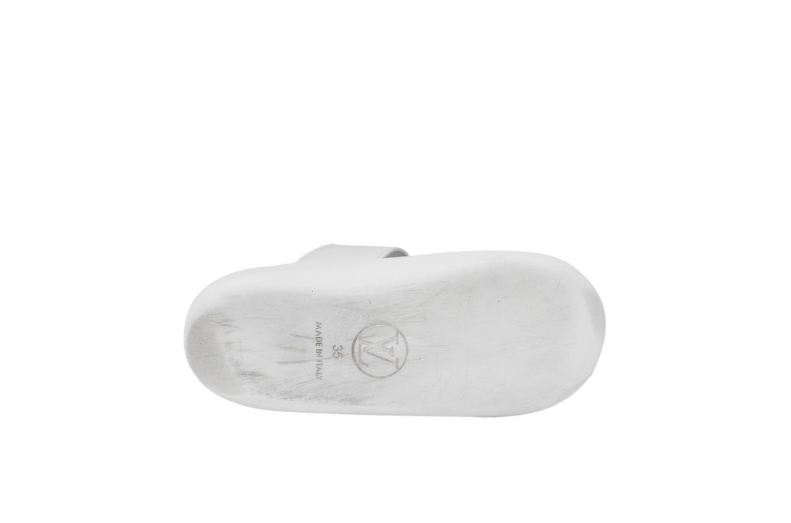 [35] 루이비통 여성 선배스 라인 모노그램 러버 슬라이드 슬리퍼 화이트 이미지