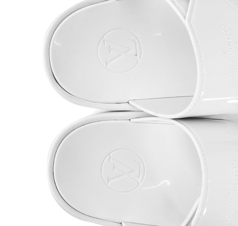 [35] 루이비통 여성 선배스 라인 모노그램 러버 슬라이드 슬리퍼 화이트 이미지