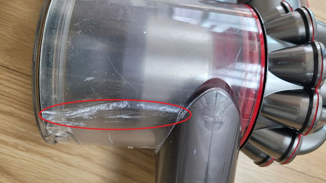 깨끗하게 세척한 다이슨 무선 청소기 V8(27분 연속동작) 이미지