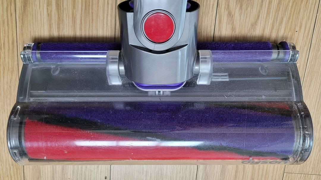 깨끗하게 세척한 다이슨 무선 청소기 V8(27분 연속동작) 이미지