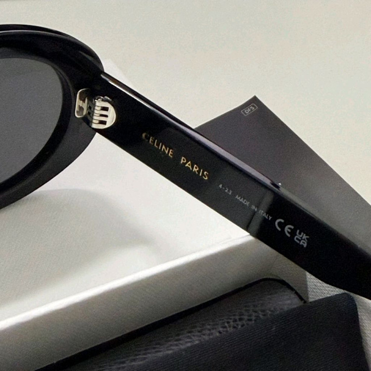 셀린느 트리옹프 01 선글라스 이미지