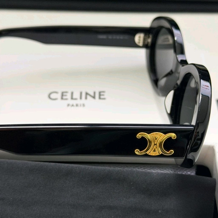 셀린느 트리옹프 01 선글라스 이미지