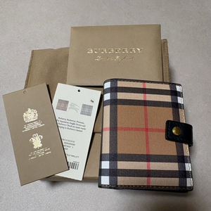 버버리 반지갑 이미지