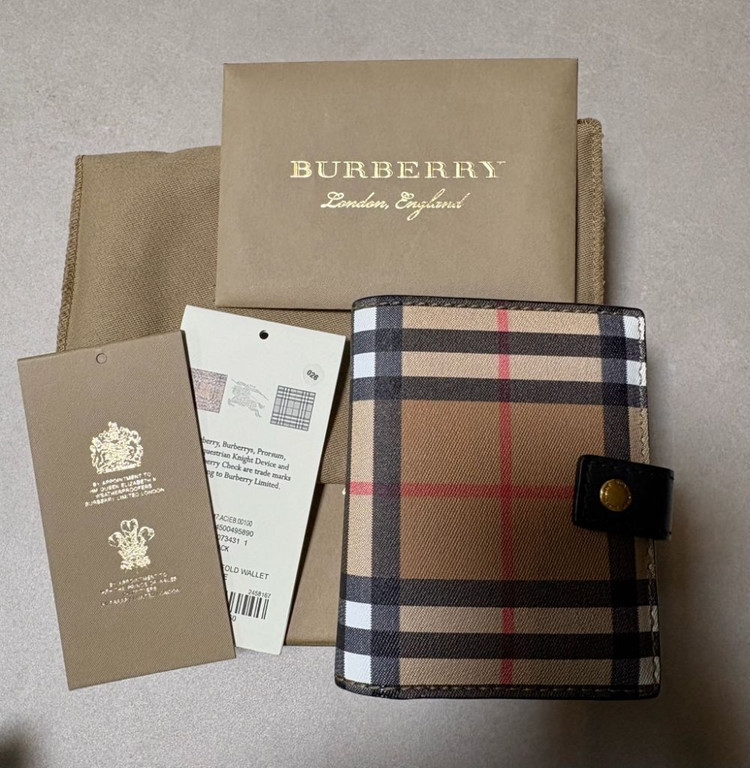 버버리 반지갑 이미지