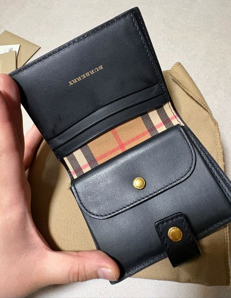 버버리 반지갑 이미지