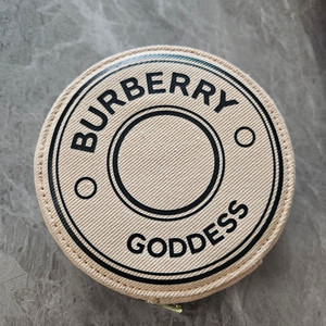 버버리 뷰티 파우치