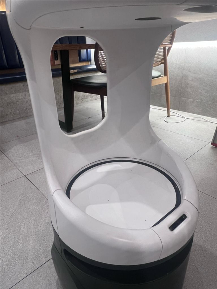 kt 서빙로봇 (부산) 이미지