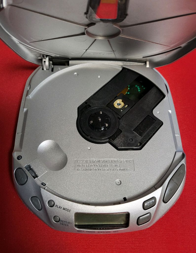소니 디스크맨 D-E400 CDWALKMAN 깨끗한 풀세트 정상작동품 이미지