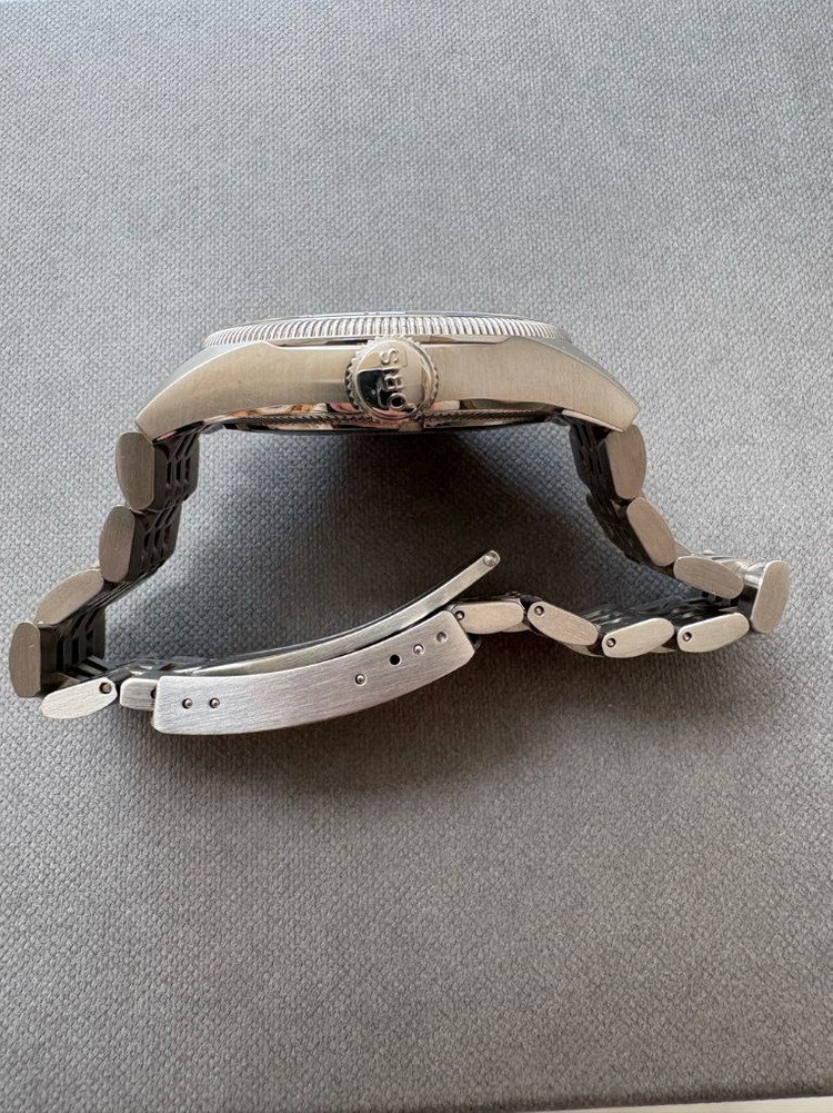 오리스 빅크라운 포인터데이트40mm 이미지