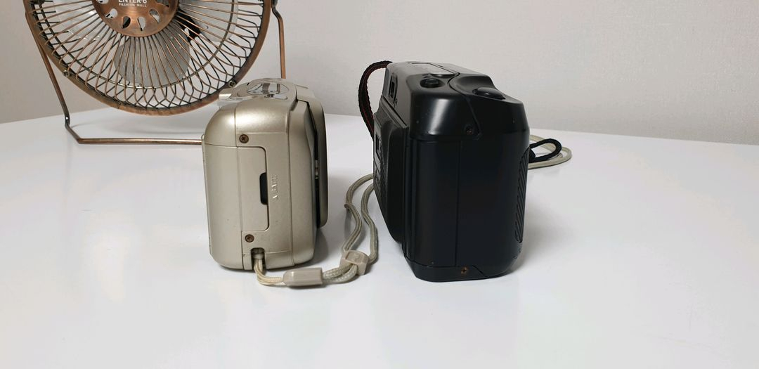 빈티지 필름 카메라 2종 (부품용, 소품용) 이미지