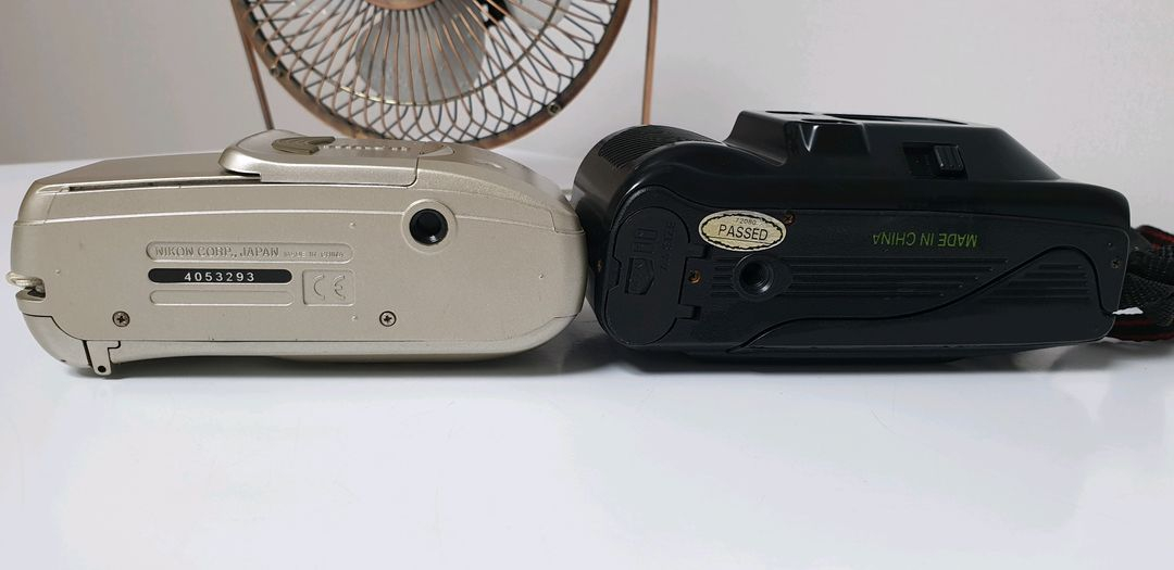 빈티지 필름 카메라 2종 (부품용, 소품용) 이미지