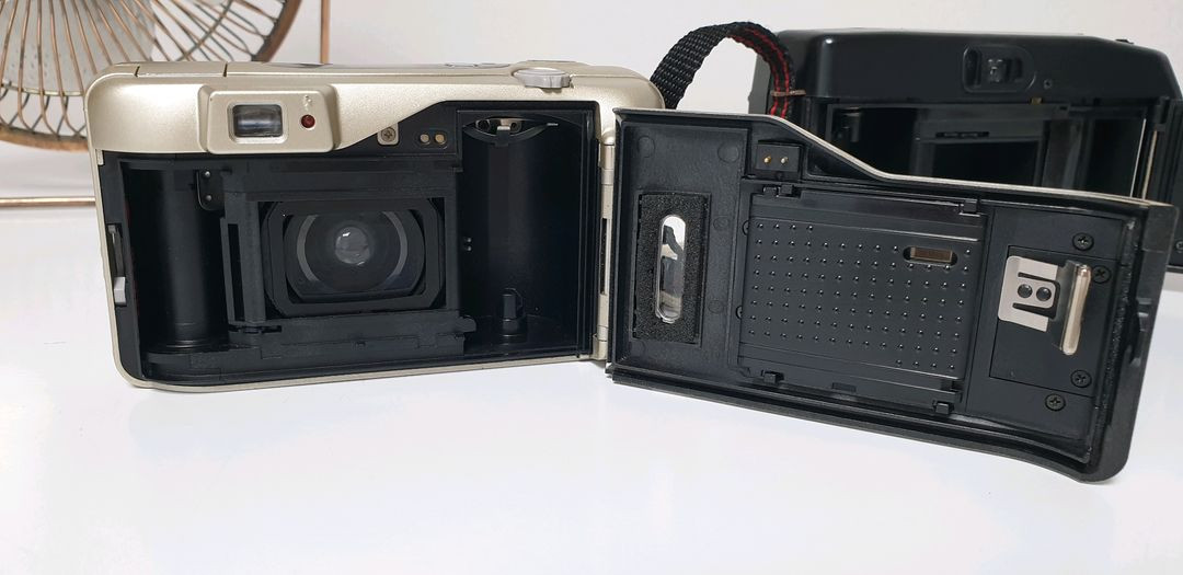 빈티지 필름 카메라 2종 (부품용, 소품용) 이미지