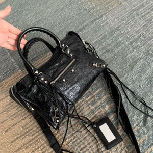 발렌시아가 스몰 블랙 르시티 / 모터백 이미지