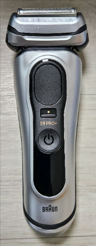 브라운전기면도기 9pro+ 최신모델 팝니다.--0