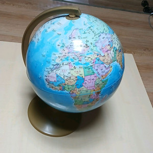 세계지도립형 지구본 이미지