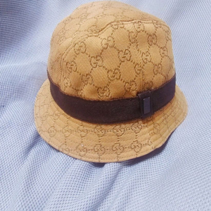 구찌GG 캔버스 버킷햇m 이미지