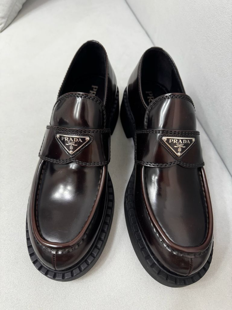 프라다 초콜릿 브러쉬드 레더 로퍼/8size(270mm) 이미지