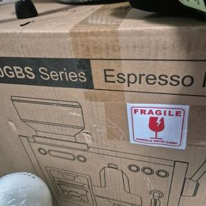 wpm kd 310gb 블랙 그라인더 일체형 반자동 에스프레소 커피머신 이미지