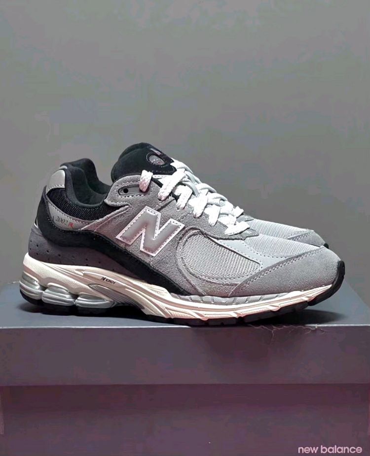 뉴발란스 2002R 운동화 240 [새상품] 이미지