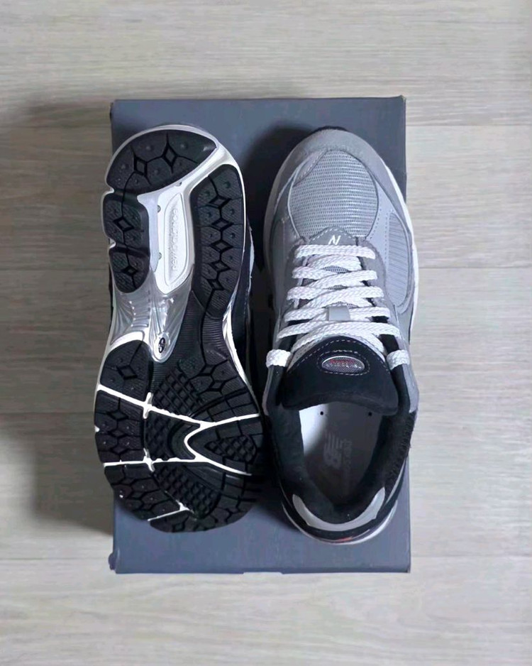 뉴발란스 2002R 운동화 240 [새상품] 이미지