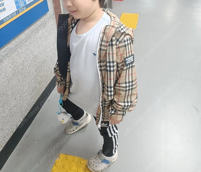 버버리키즈 체크 레터링 바람막이 10y 남아 여아 공용 이미지