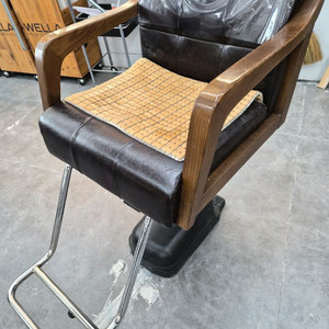 미용실 전동 스타일링 의자 이미지