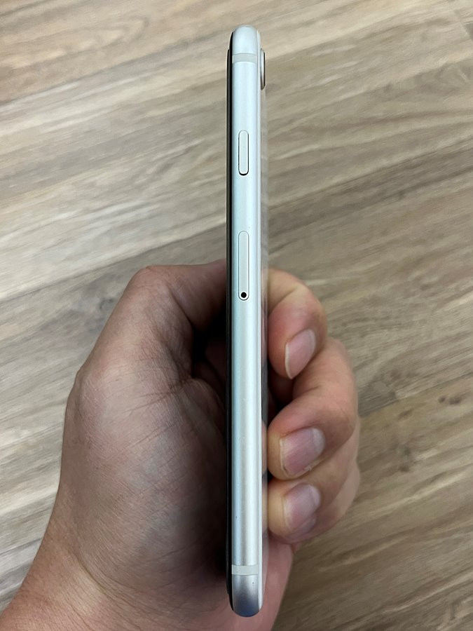 아이폰 SE3 256GB 판매합니다.--2