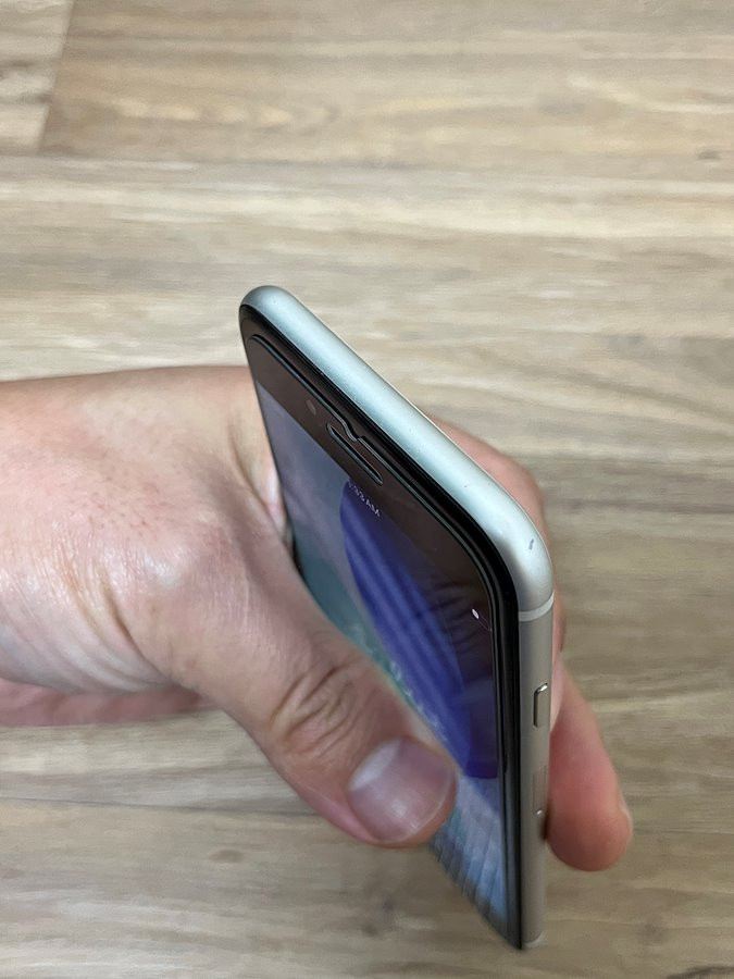 아이폰 SE3 256GB 판매합니다.--4