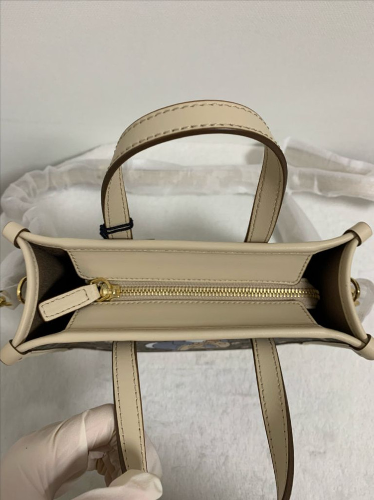 (미사용)헤지스 디즈니 덤퍼가방 여자가방 숄더백 크로스백--8