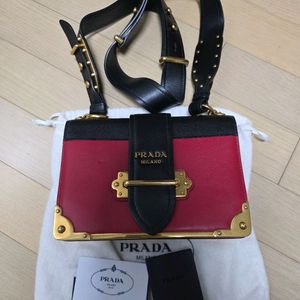 프라다 정품 사피이노 카이에 크로스백