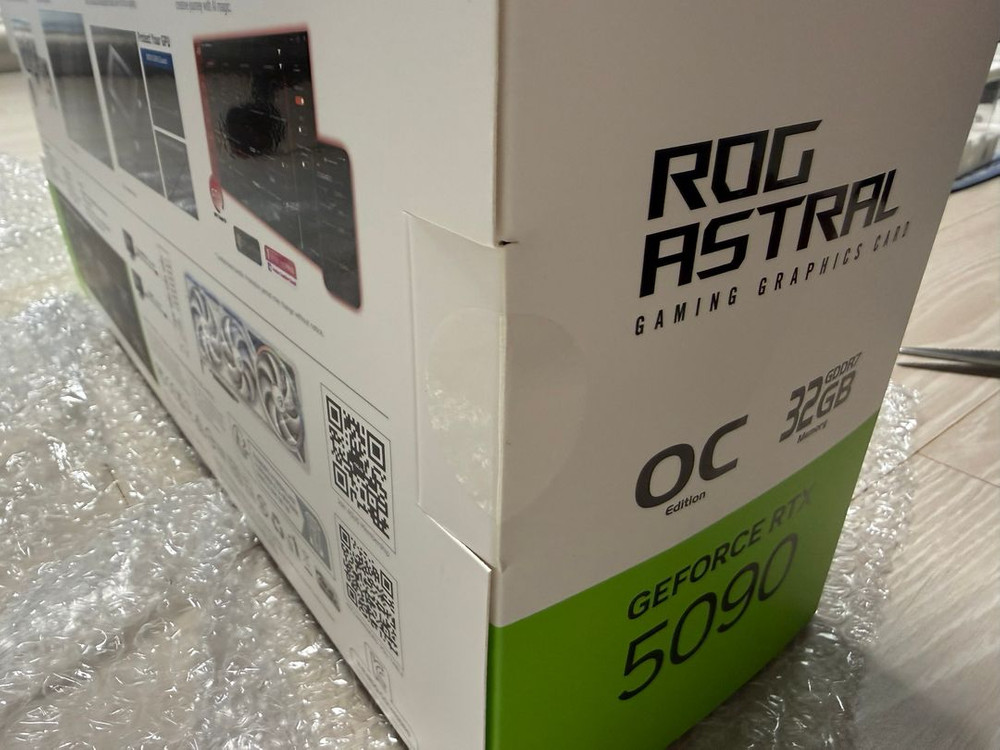 [미개봉] ASUS ROG Astral 지포스 RTX 5090 WHITE OC D7 32GB 인텍앤컴퍼니 팝니다.--2