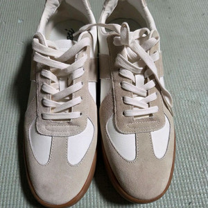 신발/단화/독일군/홀리선/자라/인더로우/카키스/포터리/브라운야드/유스 이미지