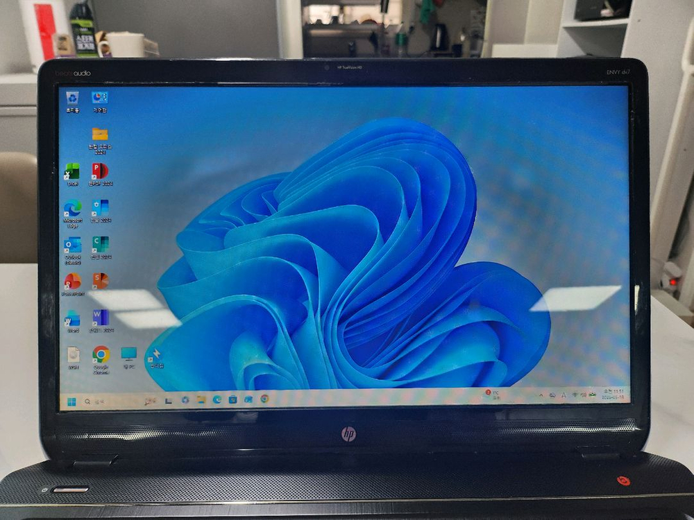 HP envy dv7 17.3인치 화면 이미지