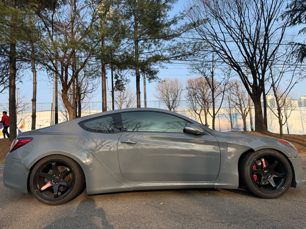 제네시스 쿠페 2.0 터보 이미지