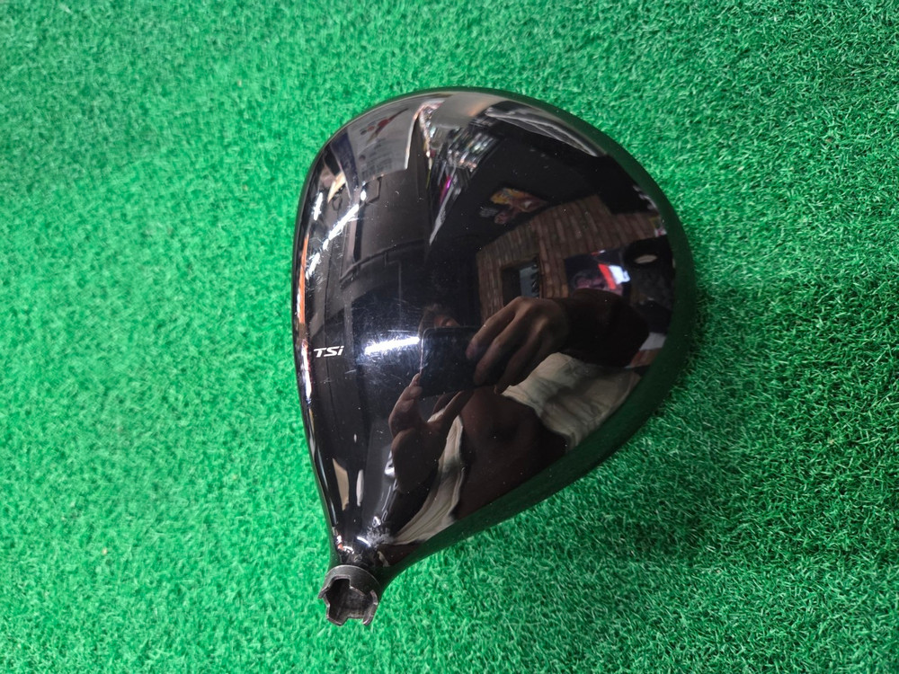 Titleist 타이틀리스트 TSi3 드라이버 헤드 이미지