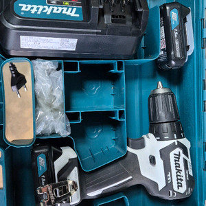 마끼다충전식 드릴 세트