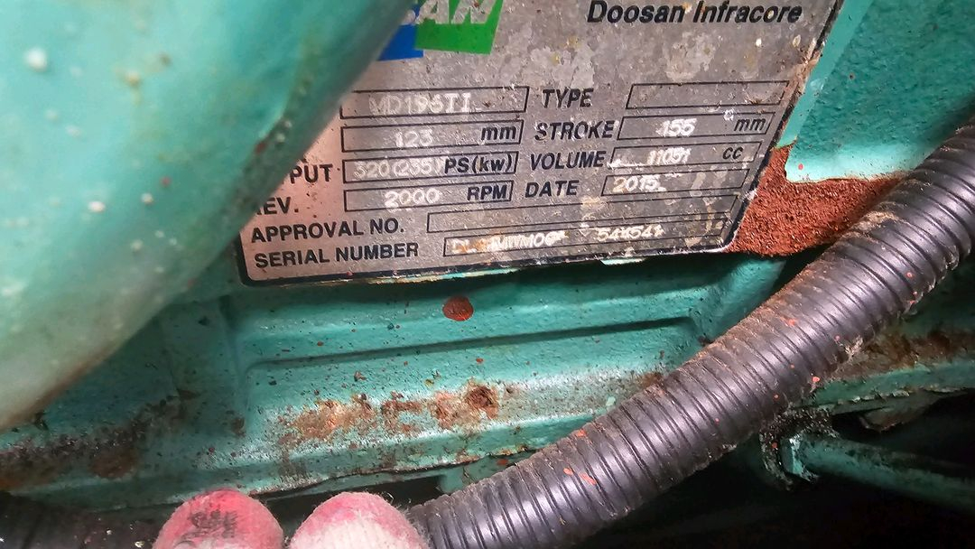 두산 320마력 MD196TI NOX2 140H 감속기 포함 이미지