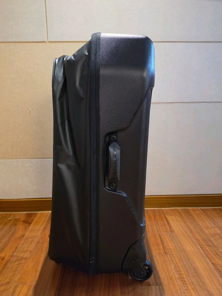 오클리 여행용 캐리어 오클리가방 오클리캐리어 스포츠가방 스포츠캐리어 이미지