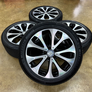 벤츠 E클래스 W213 18인치 정품 휠타이어 팝니다 이미지